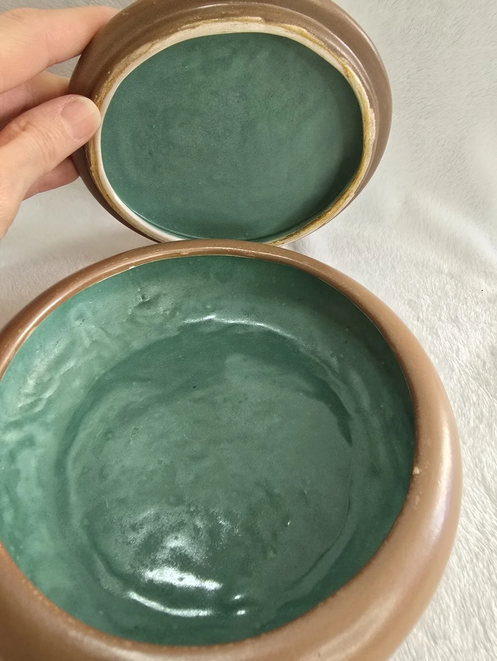 Vintage 70s Brown Round Ceramic Jewelry Box with Hand-Painted Yellow Roses
